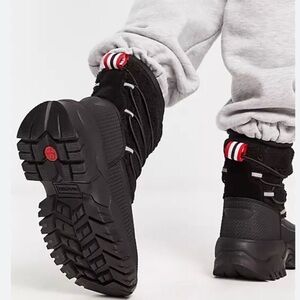 Hunter Wanderer Short Sherpa Snow Boot for Women size 8